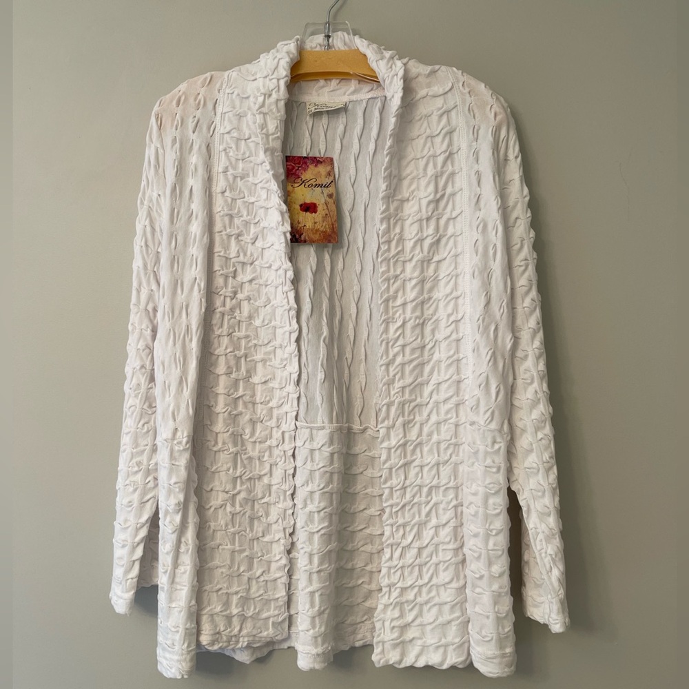 Very textured lightweight jacket. - Picture 3 of 3